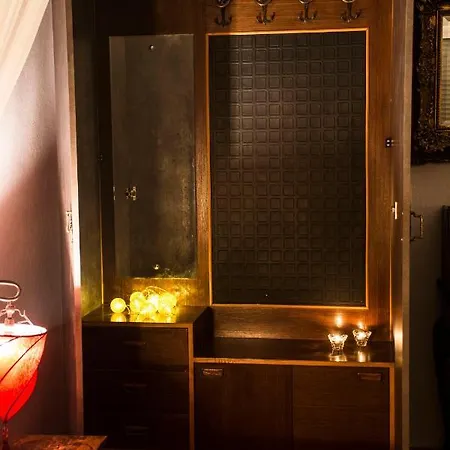 Dharma Luxury & * سيرس